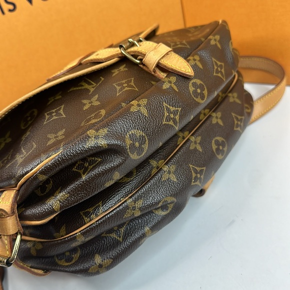 LV47 LOUIS VUITTON mono saumur 30 - Picture 4 of 13